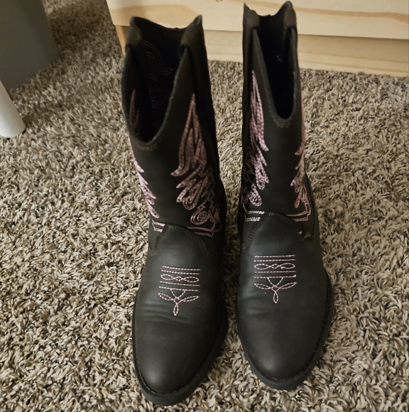 Girls boots size 12 - Picture 2 of 4